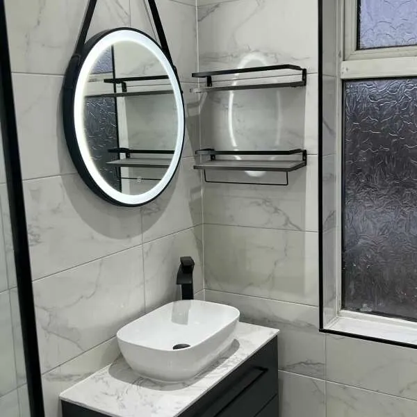 Carrara White Gloss Marble Effect Vitrified Ceramic Wall and Floor Tile