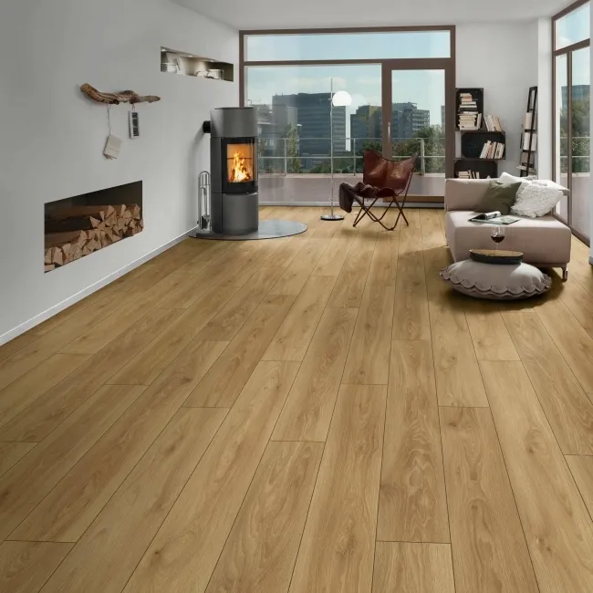 Nouvella Honey Oak Effect Laminate Flooring 8mm